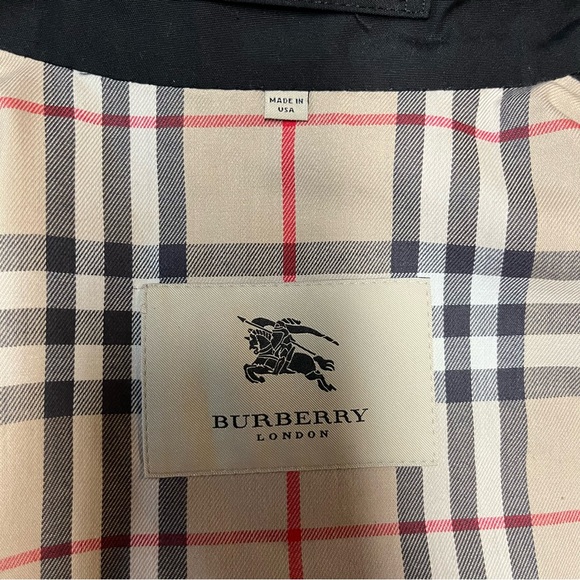 Burberry Harbourne trench coat. - Picture 13 of 15